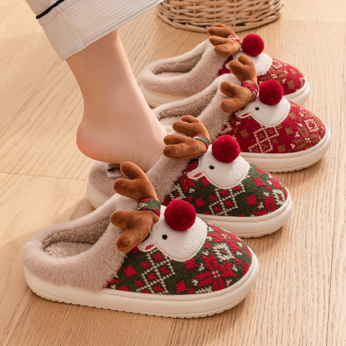 Cute Christmas Elk Plush Slippers Winter Ins Fashion Non-Slip Floor Bedroom Home Slippers for Women Fuzzy House Shoes